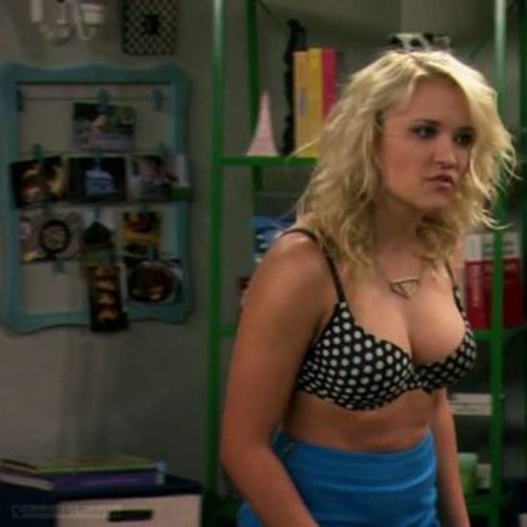 Emily Osment Is Cute And Curvy
