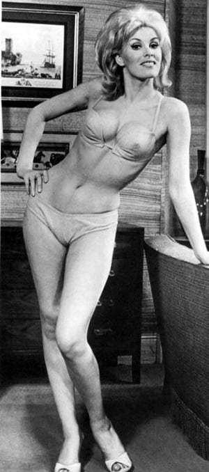 June Wilkinson  nackt